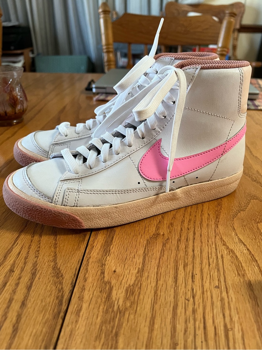 Nike Blazer Mid '77 White with Pink Swoosh -Girls Sneakers, GUC, Size 5y